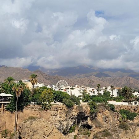 Apartamentos Nerja 2 Luaran gambar
