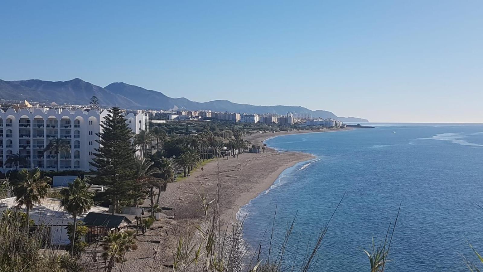 Apartamentos Nerja 2 Luaran gambar