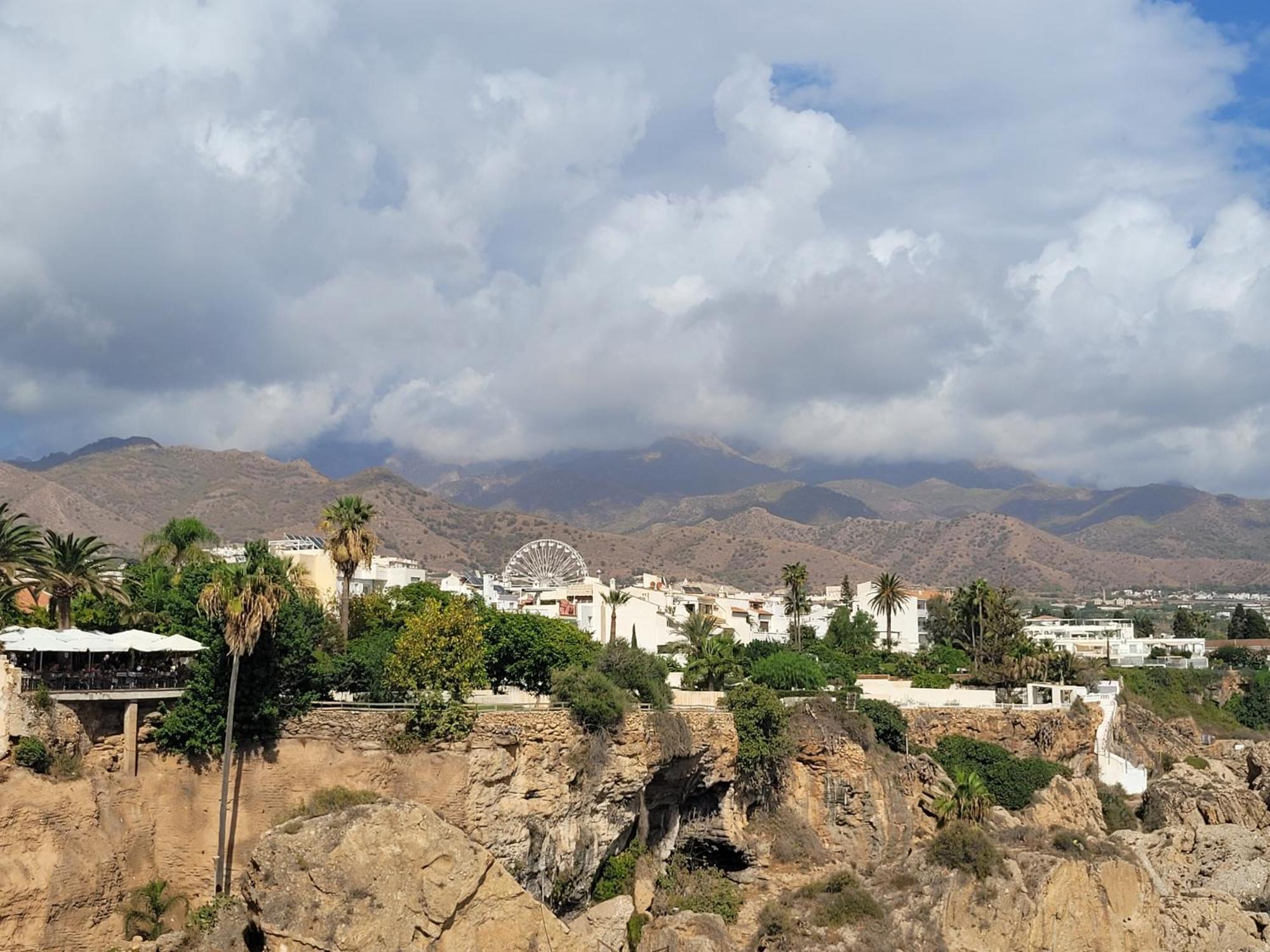 Apartamentos Nerja 2 Luaran gambar