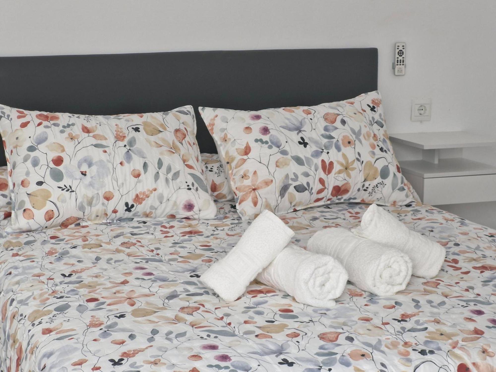 Apartamentos Nerja 2 Luaran gambar